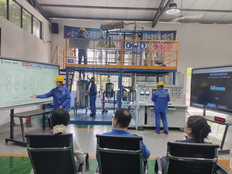 企业专家进校园  匠心传技育新人