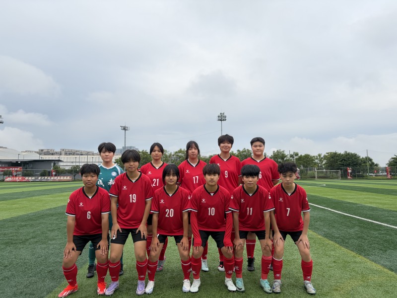 绿茵绽放铿锵玫瑰！│我校女足斩获“振兴杯”2026年成都市青少年足球比赛暨“贡嘎杯”选拔赛中职女子组冠军